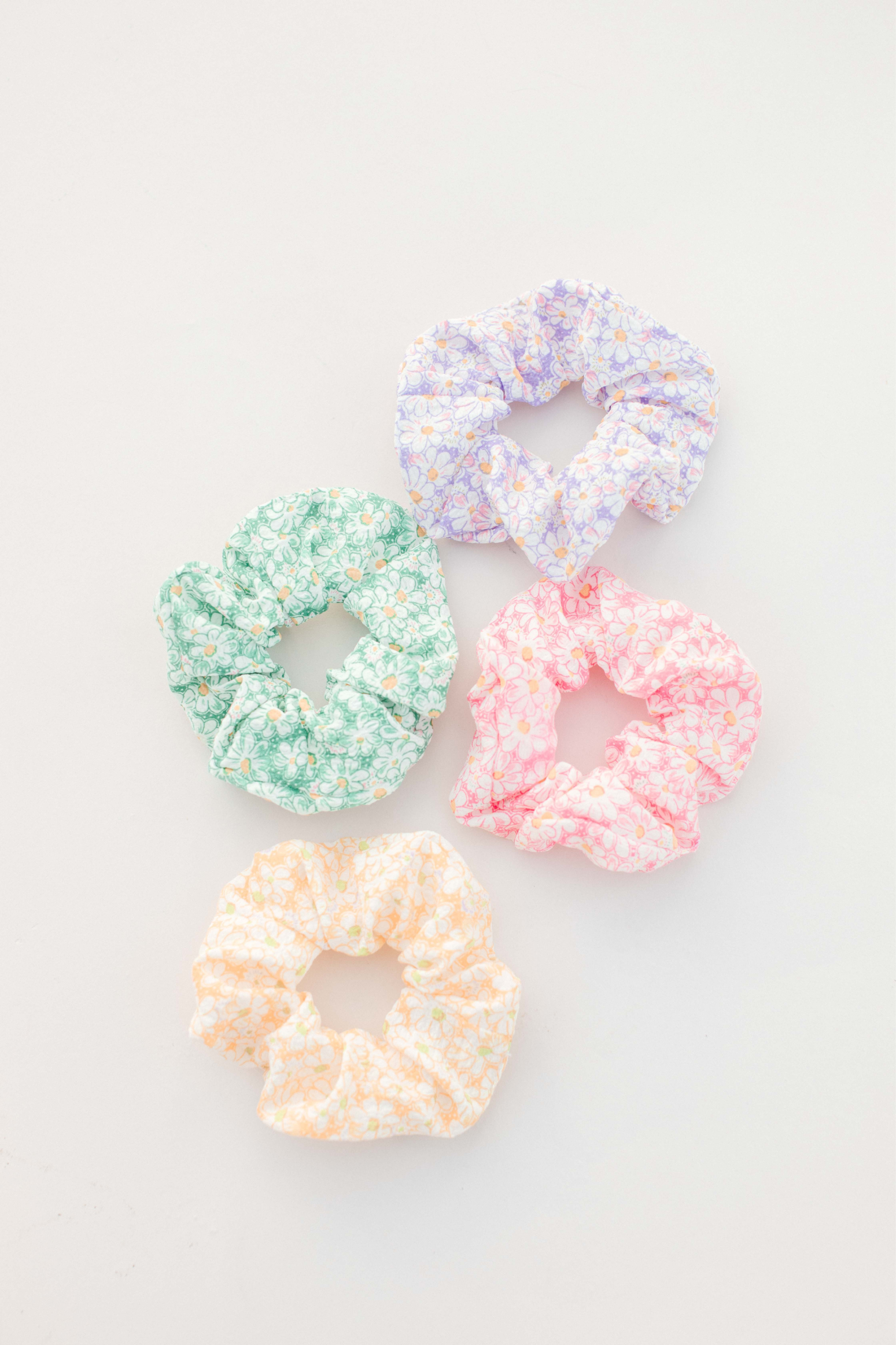 Daisy Fields Scrunchie