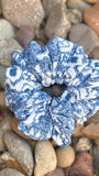 Breeze Scrunchie in Tideflower