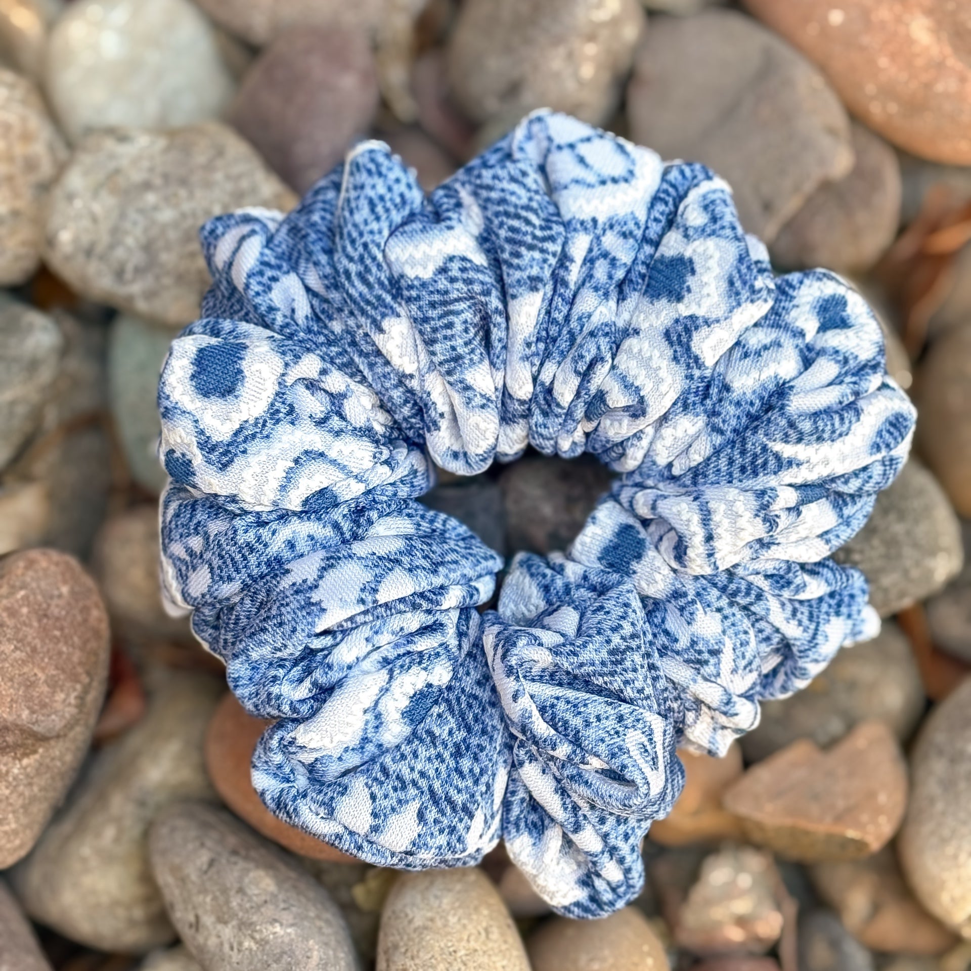 Breeze Scrunchie in Tideflower