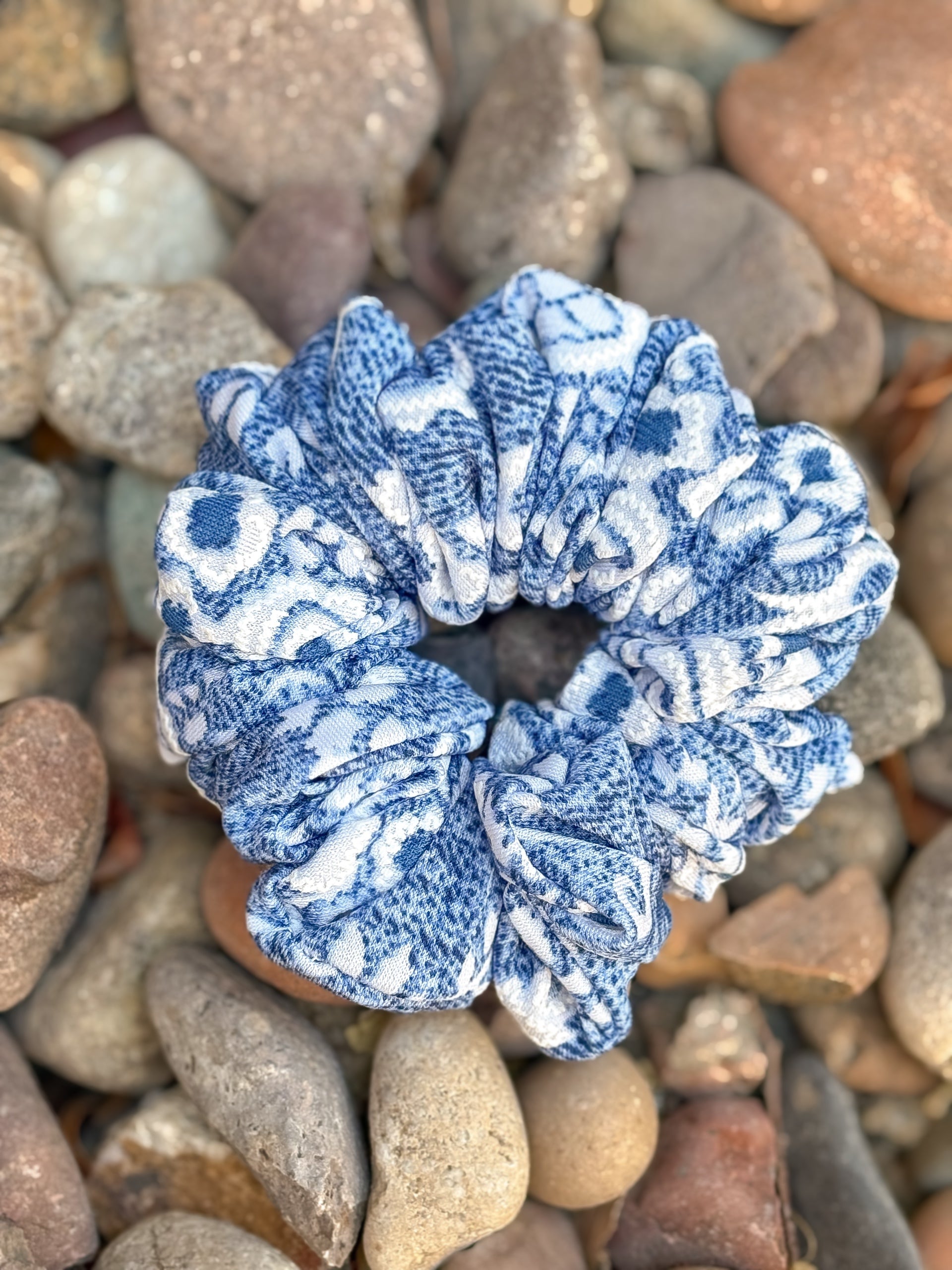 Breeze Scrunchie in Tideflower