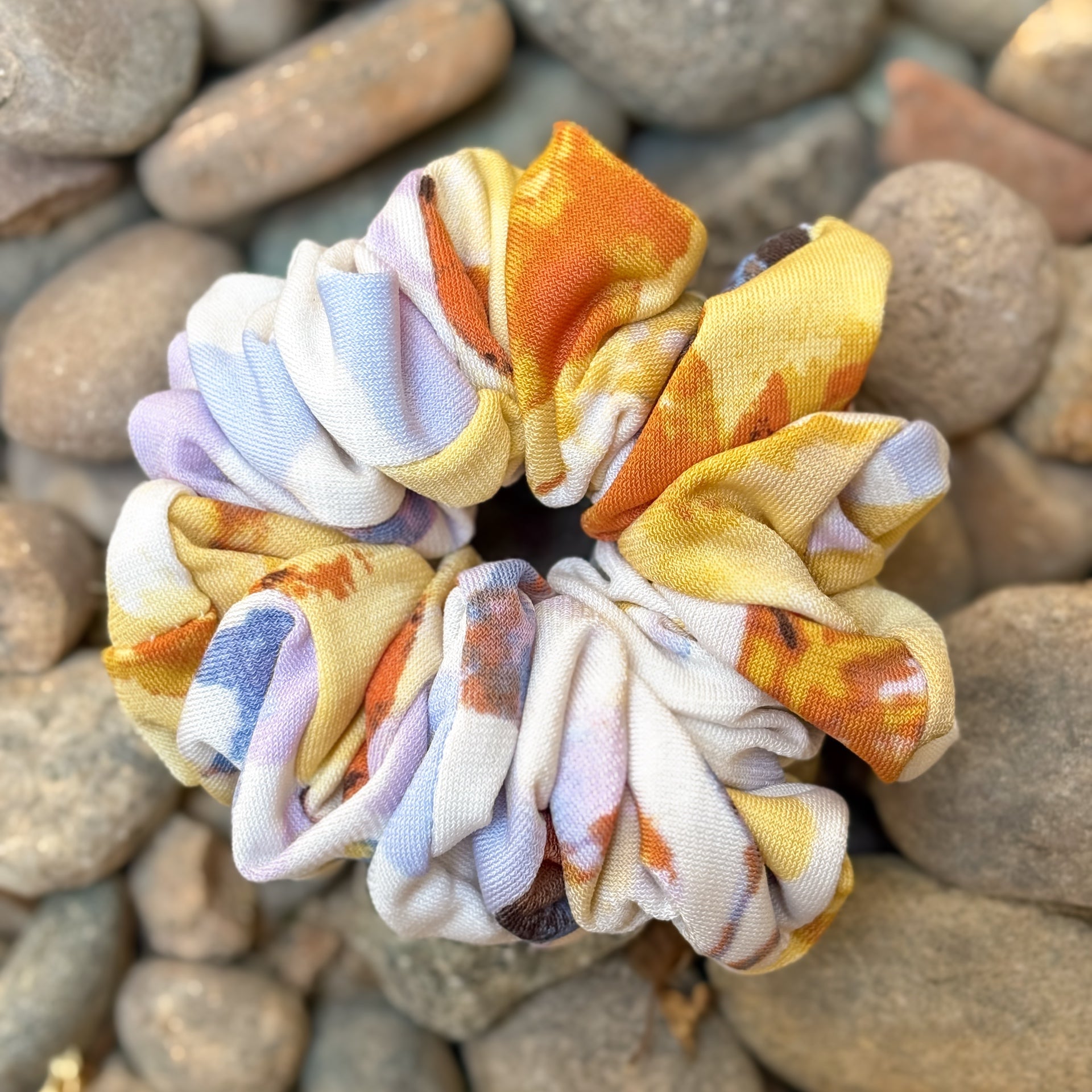Breeze Scrunchie in Sunwashed Garden