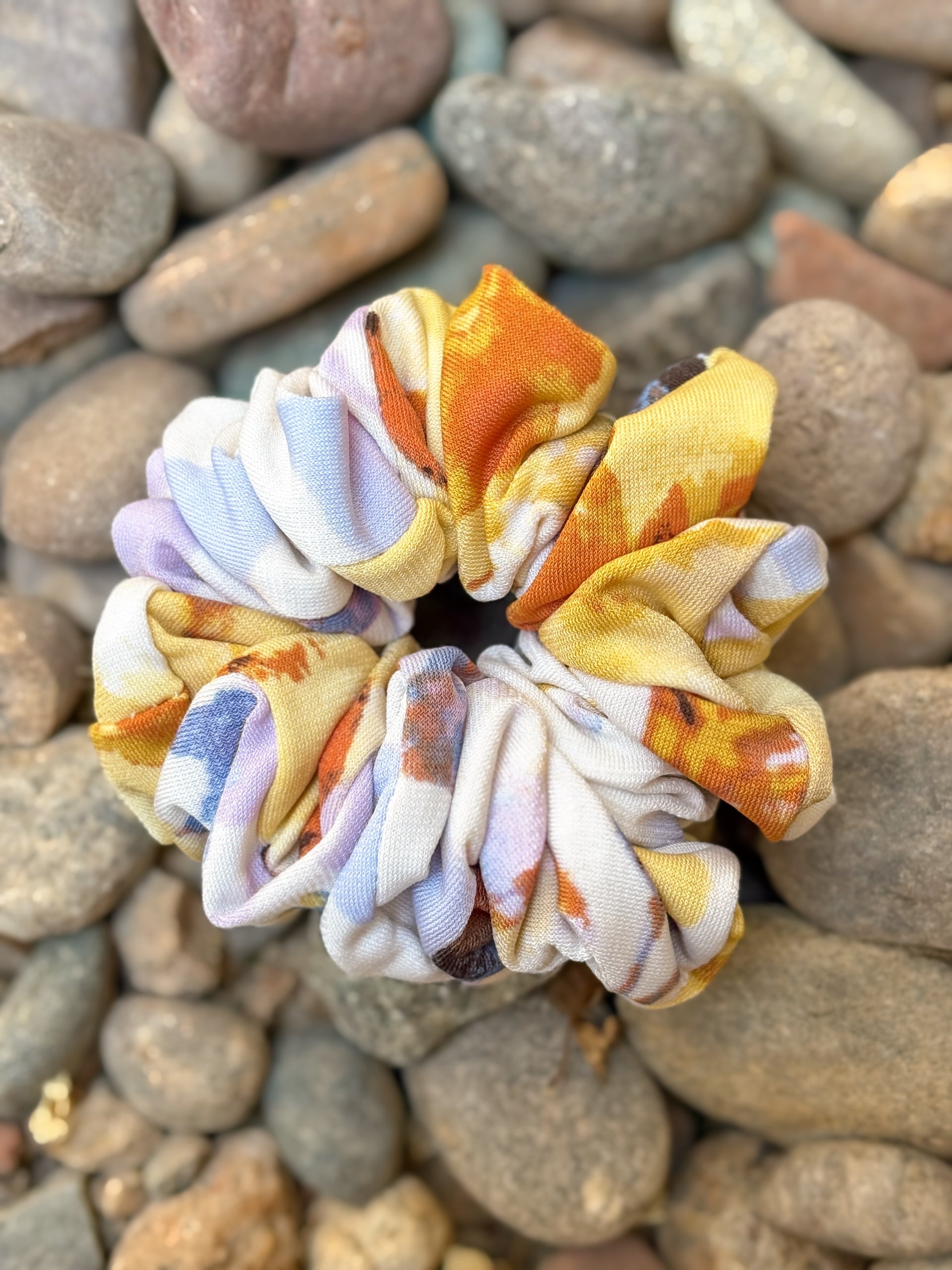 Breeze Scrunchie in Sunwashed Garden